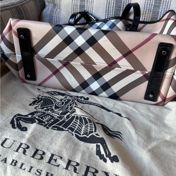 Burberry Nova Check Large Nickie Tote - Picture 10 of 10